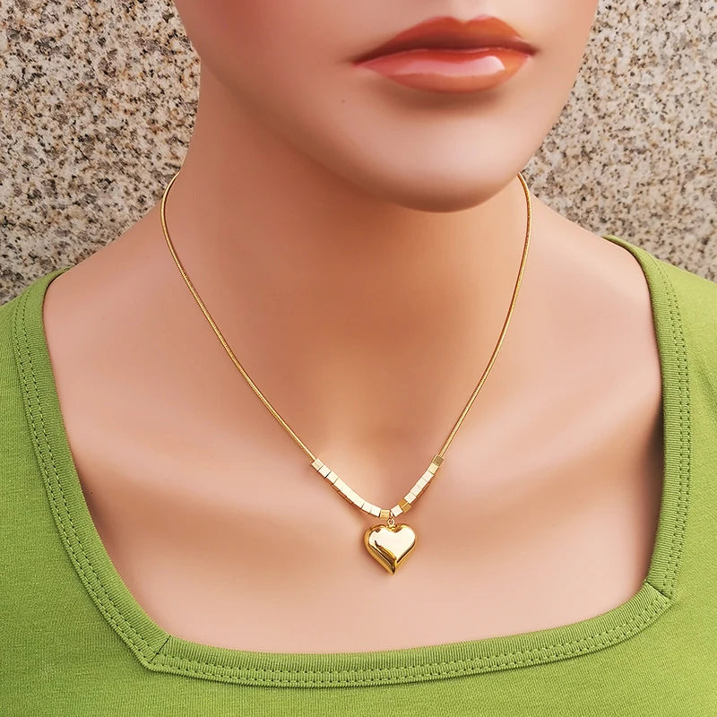 Gold Pendant Necklace