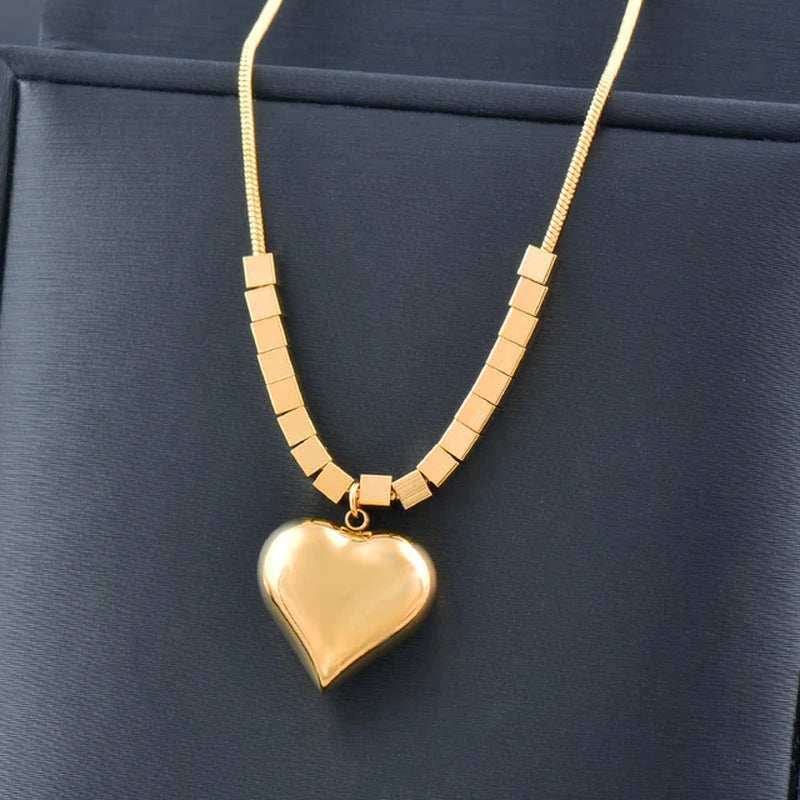 Gold Pendant Necklace